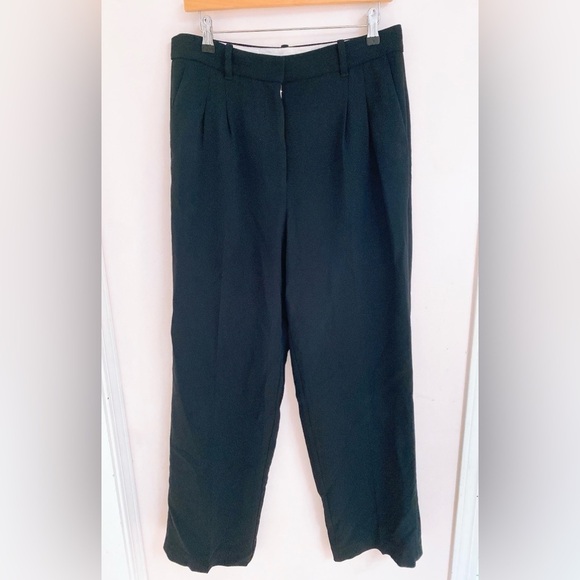 Aritzia Wilfred The Effortless Pant™ — Short - Picture 3 of 13